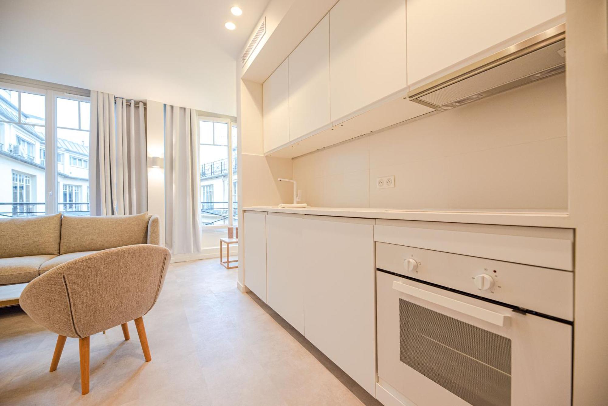 Cia - 2br Madeleine Champs Elysees Apartment